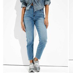 American Eagle Medium Blue Wash Stretch Mom Jeans size 00 or 24